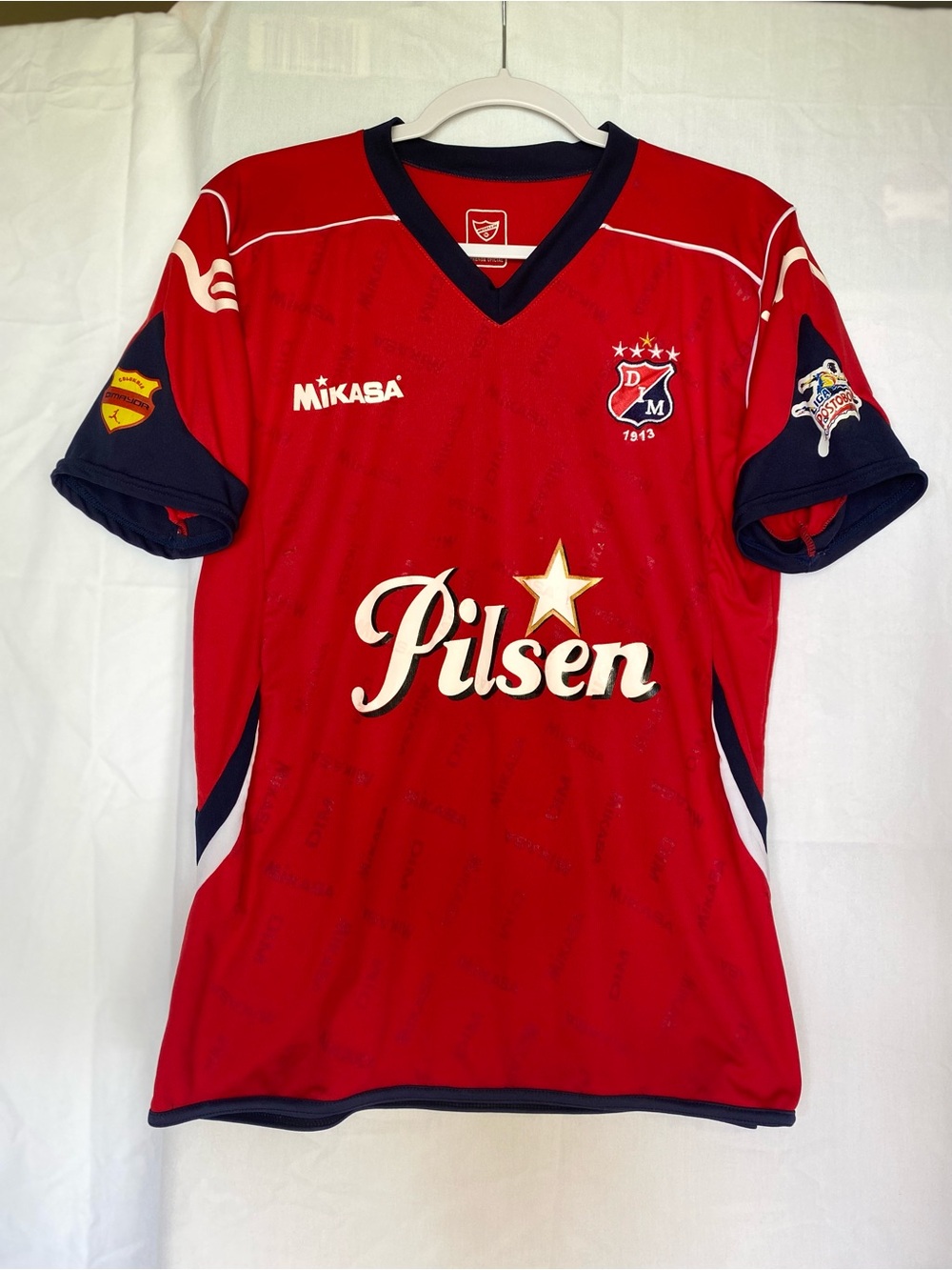 Mikasa DIM Medellin
Pilsen Red Short Sleeve
Soccer Jersey Shirt Medium Polyester